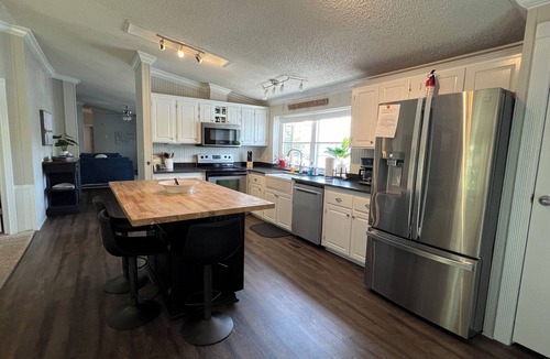 Cullman House | No DeadLines Lakehouse on Smith Lake