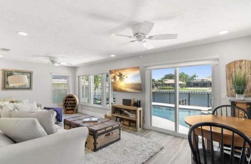 St. Petersburg - Clearwater House | No Hurricane Damage Tranquil Canal Home Near Downtown, Beaches & More