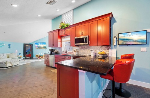 Palm Beach Gardens House | No need to leave this home because we have it all at the Turtle Shack