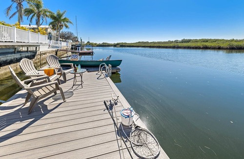 Spring Hill House | No Storm Damage 5 bedrooms, Heated Pool, Sunsets