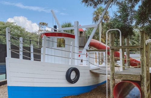 Folly Beach Condo | nOcean View Beachwalk Villa-Center of Everything CLOSE TO BEACH , PIER, DINING