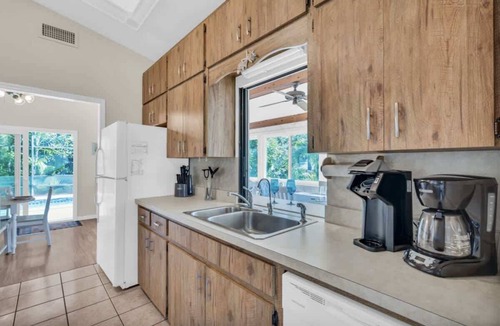 Laurel House | Nokomis Beach Getaway with Heated Pool