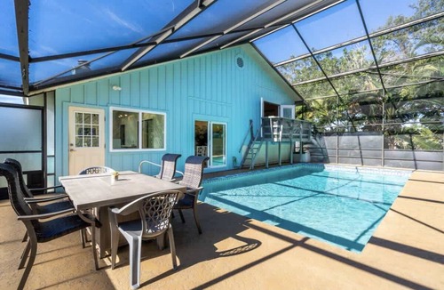 Laurel House | Nokomis Beach Getaway with Heated Pool