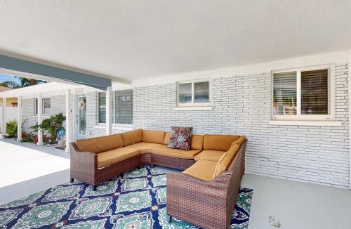 Laurel House | Nokomis Nirvana