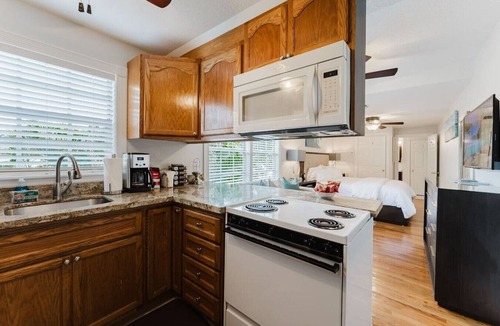 Grandview Heights Condo | Nola Suite a Cozy Retreat Htd Pool and BBQ