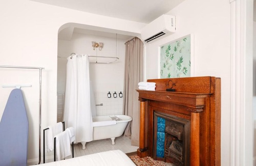 Lake Cherokee Hotel | Norment Parry by The Wellborn