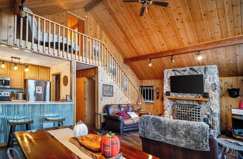 Big Creek House | Norris Lake Cabin | Dock + Games