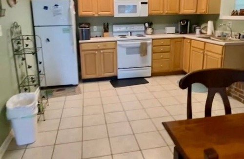 Jacksboro Cottage | Norris Lake Front Rentals: Cat-Coll Cottage Lovely 2 bedroom w/private dock