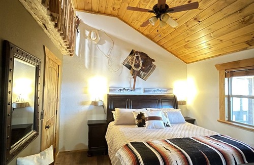 La Follette Resort | Norris Lake Resort-27 bdrm,sleeps 98! hotubs, docks, 8 firepits, sxs, rent boats