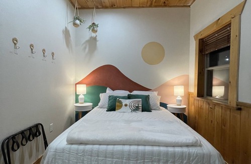 La Follette Resort | Norris Lake Resort-27 bdrm,sleeps 98! hotubs, docks, 8 firepits, sxs, rent boats