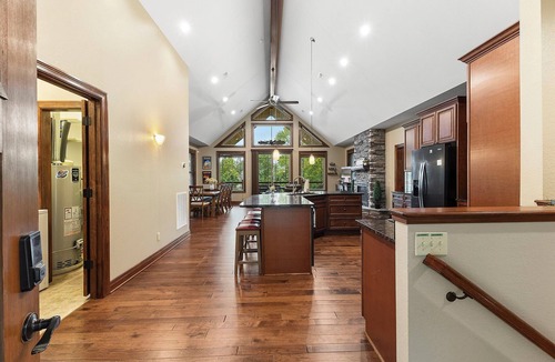 Jacksboro House | Norris Lakefront Retreat! King Suites, Private 2 slip dock, Firepit - 2027 Open!