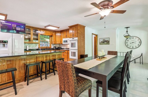 Jacksboro House | Norris Lakefront Retreat, 2-Story Dock, 600ft Shoreline, Sleeps 13, SXS