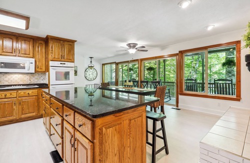 Jacksboro House | Norris Lakefront Retreat, 2-Story Dock, 600ft Shoreline, Sleeps 13, SXS