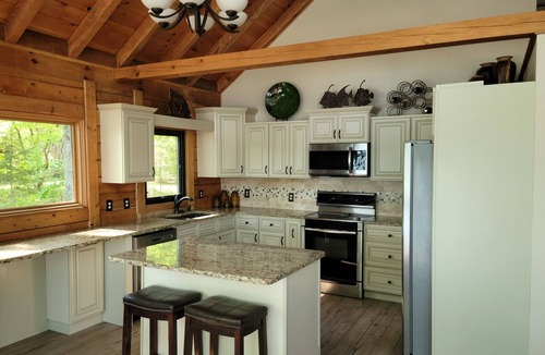 La Follette House | Norris Point-Accommodates 20, Waterfront, NO STEPS, Family Fun, Covered Dock.