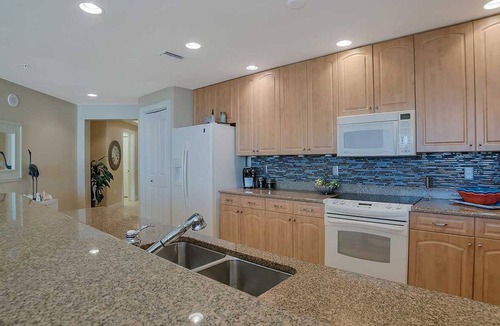 Cape Harbour Condo | North facing luxury 3/2 condo overlooking the marina