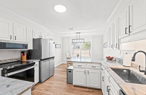 Treasure Cove House | North Lagoon Getaway spacious home with four bedrooms + room for your boat