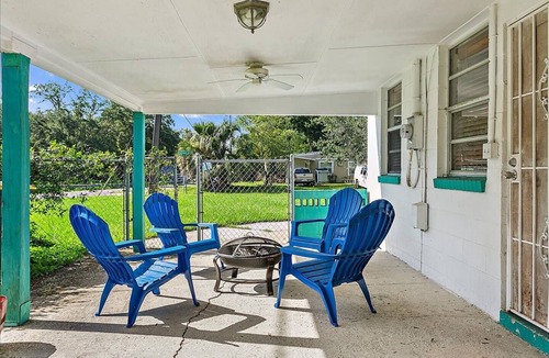 Lakeshore South House | Northeast Florida Retreat