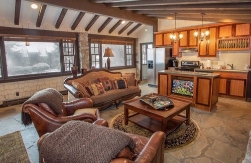 Linville Cottage | Nostalgic Cottage in Banner Elk