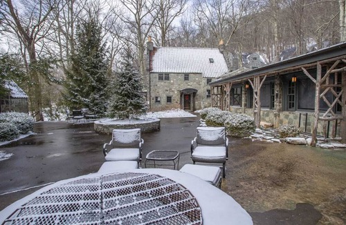 Tynecastle Cottage | Nostalgic Cottage near Grandfather Mountain