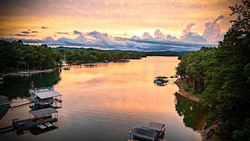 Blairsville House | Nottely Retreat