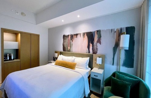 Midtown East Resort | NYC | 5th Ave Studio Stay | Walk to Central Park