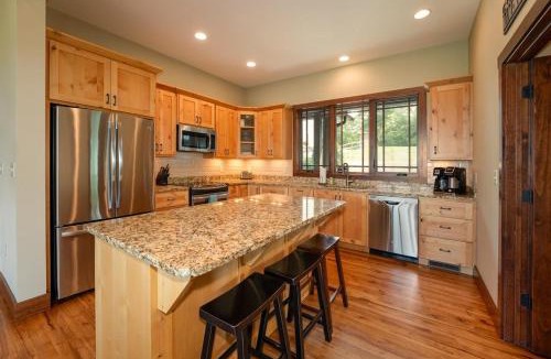 Pisgah Forest House | Oak Cottage in Sutton Knob · Oak Cottage in Sutton Knob