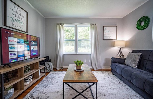 Oak Ridge House | Oak Ridge Charmer II (7 miles from Windrock)