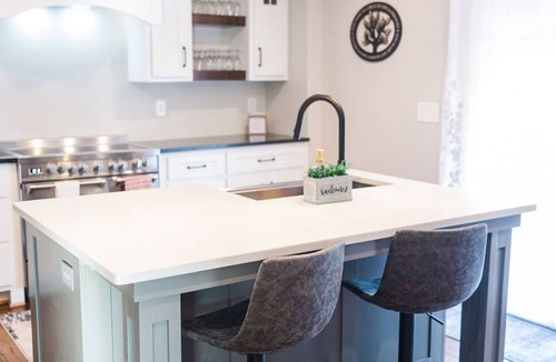 Taylors House | Oak View Inn A Newly Renovated Luxury Guest House