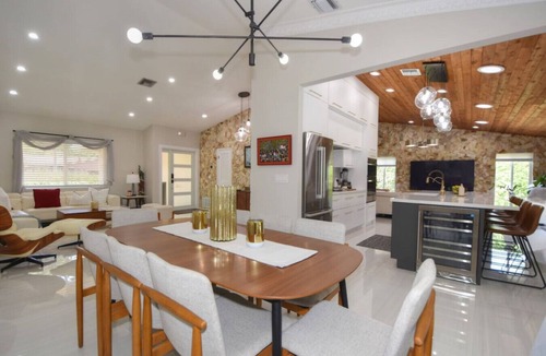 University Drive Apartment | Oasis with Enclosed Heated Pool
