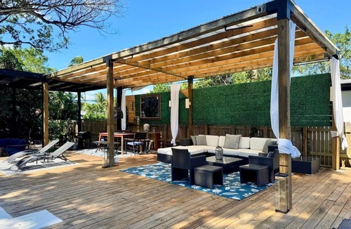 South Middle River House | Oasis with Insane Outdoor Area Near Wilton Manors