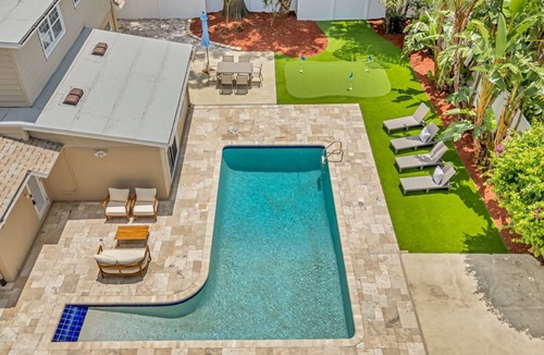 Bay Crest Park House | Oasis49 | spacious 4-bedroom getaway with pool!