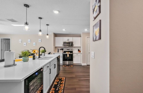 Ocala House | Ocala WEC: EV, Family & Work Retreat.
