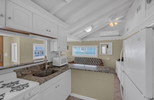 Ocean Beach I House | Ocean Beach 1: Charming 2 Bedroom 1 Bath, Steps To The Beach Home