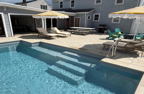 The Dunes House | OCEAN BLOCK single family home. Close to the Beach!