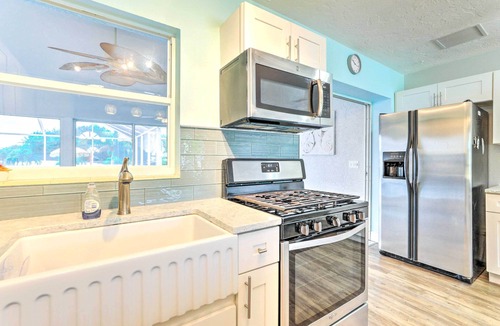 Bayshore Gardens House | 'Ocean Breeze Oasis' w/Boat Dock & Slip on Canal!