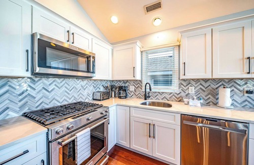 North End Condo | Ocean City Walk to Shore- 4 Bedrooms with Rooftop Deck & Porch