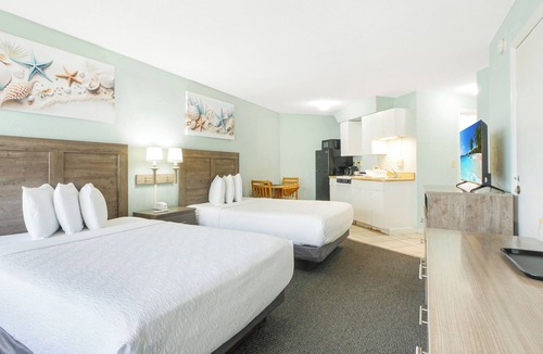 Bridgeport Heights Hotel | Ocean Court Beachfront Hotel