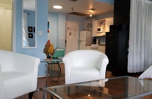 Flamingo/Lummus Apartment | *OCEAN DRIVE BEACH PAD*