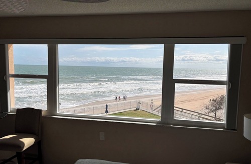 Satellite Beach Condo | OCEAN FRONT CONDO - Melbourne/Satellite Beach Cocoa Beach 2 bd/2 bath, pool