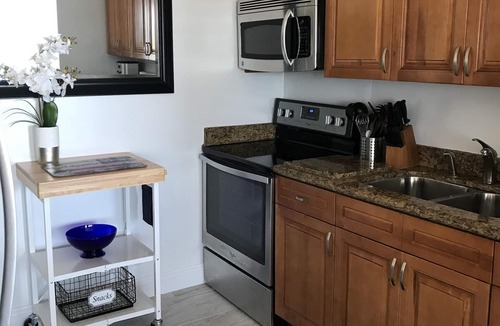 Hollywood Condo | Ocean Grande Beach Club Resort