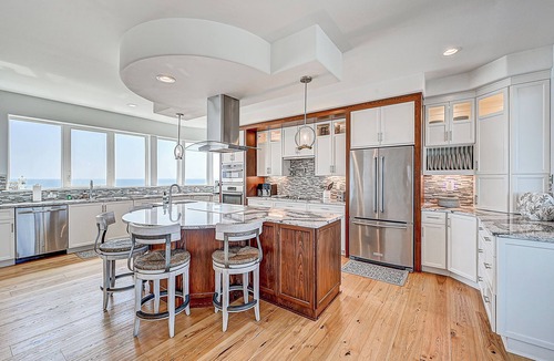 Crescent Beach House | Ocean Paradise