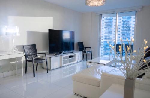 Sunny Isles Beach Apartment | Ocean Reserve Comfortable Vacation Apartment - 00388