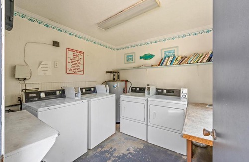 North Myrtle Beach Apartment | Ocean View 2BR First-Floor Cherry Grove Sea Cabin 125-B