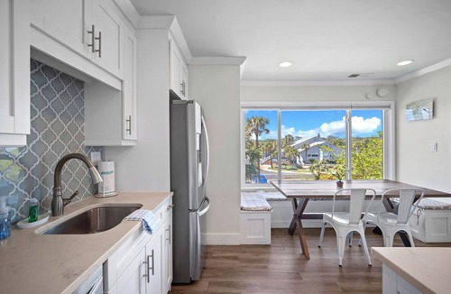 Saint Helena Island Villa | Ocean View Condo, Golf Cart Included, Private Patio, Newly Redecorated - 607 Newhaven