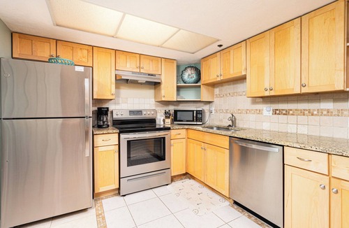 Schulte Park Condo | Ocean View-Heated Indoor/Outdoor Pool-Oceans Atrium #403