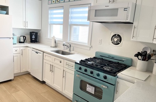 North Wildwood House | OCEAN VIEW HOUSE A BLOCK FROM THE BEACH AND BOARDS! WHOLE HOUSE RENTAL!