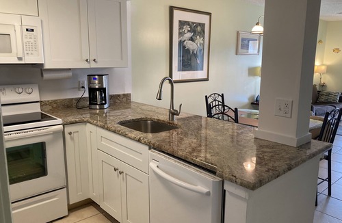 St. Augustine Beach Condo | OCEAN VIEW Villa. Steps to the Beach! Pool, Hot Tub, SPECIAL OFF-SEASON RATES!