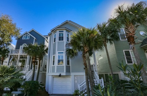 Ocean Point House | Ocean Views, Two Master Suites, Screened Porch & Access to Ocean Point Community Pool & Cabana
