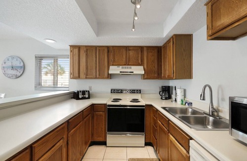 St. Augustine Beach Condo | Ocean Villas 1: 3 bedroom 2 bath ground floor condo with 2 pools (1 heated) and