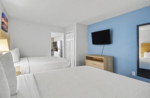 Myrtle Beach Hotel | Oceanfront 1BR + Beach Access + Dog Friendly